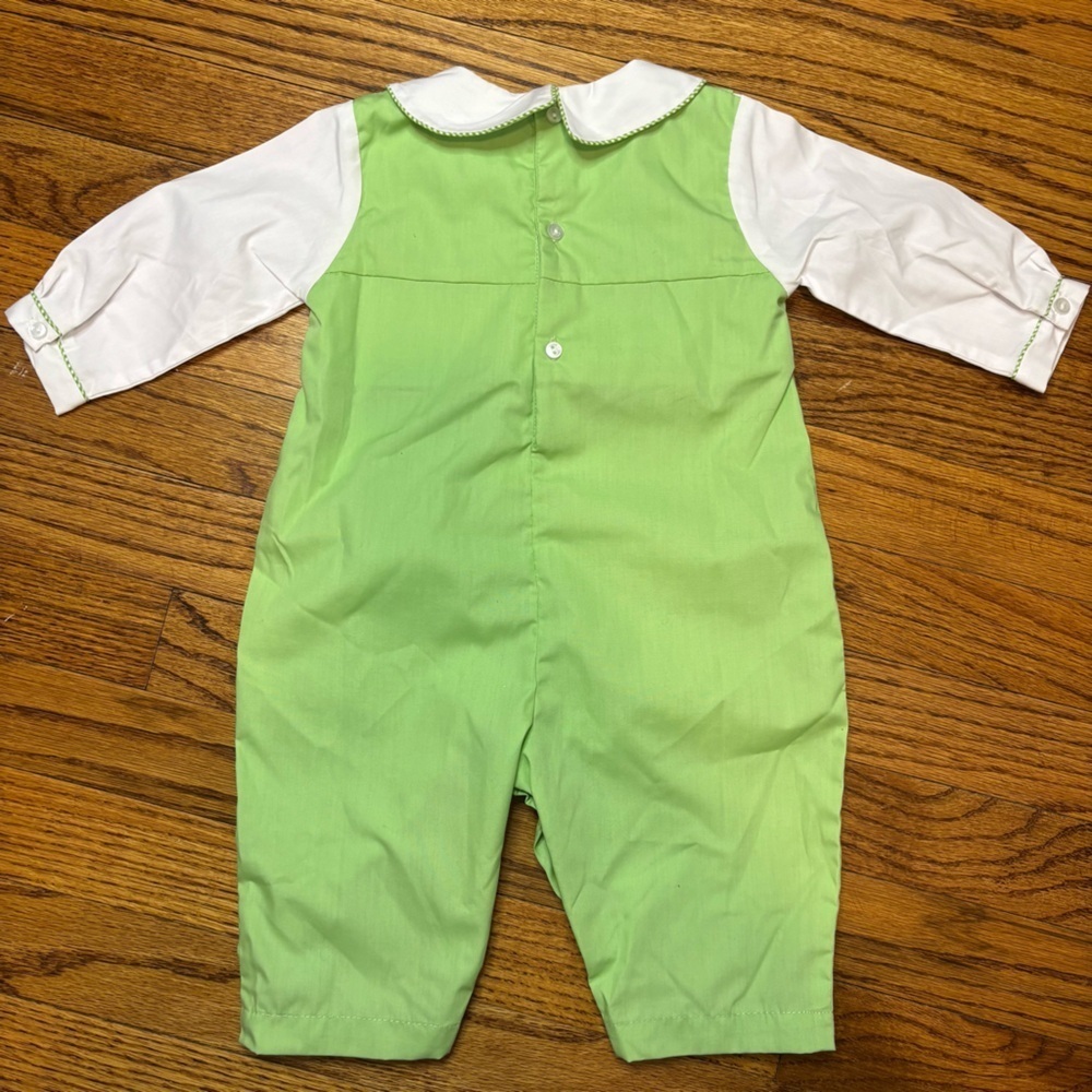 NWOT Petit Pomme by Petit Ami Christmas Tree Long Sleeve Romper. Size: 6 months - Picture 3 of 3